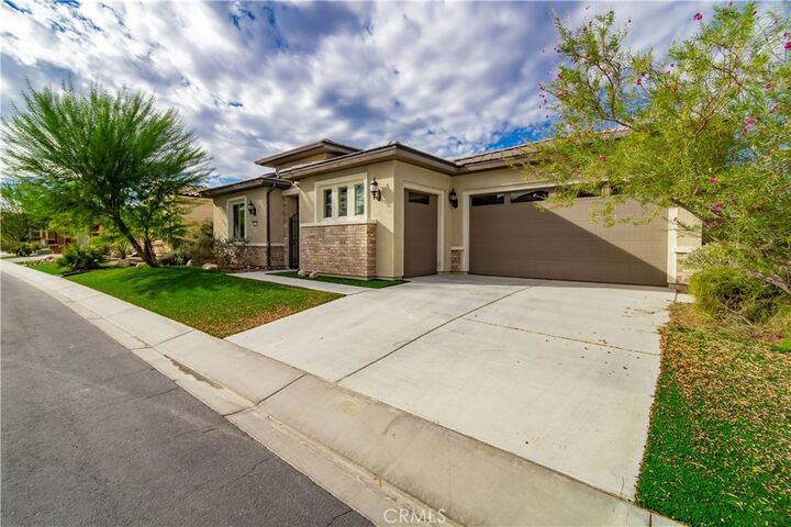 Property Photo: 16 Burgundy CA 92270