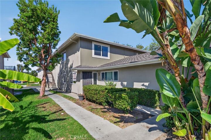Property Photo: 672 Avenida Del Platino CA 91320