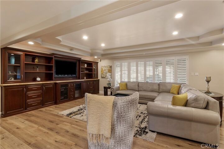 Property Photo:  10066 Sideview Drive  CA 90240 