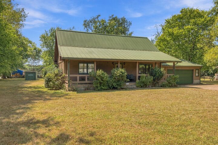 Property Photo:  801 Buckeye Ct  TN 37085 