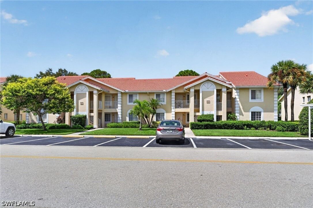 Property Photo: 7707 Jewel Lane 104 FL 34109