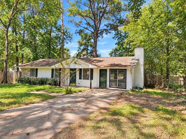Property Photo:  1214 Pinecrest  TX 75941 