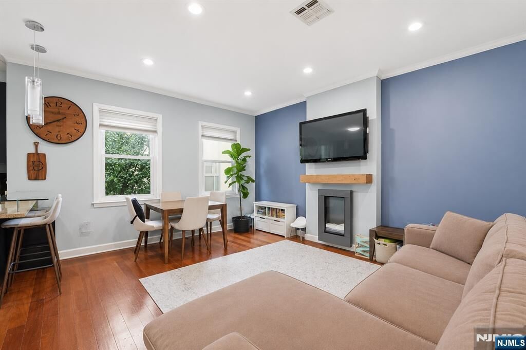 Property Photo:  620 38th Street 104  NJ 07087 