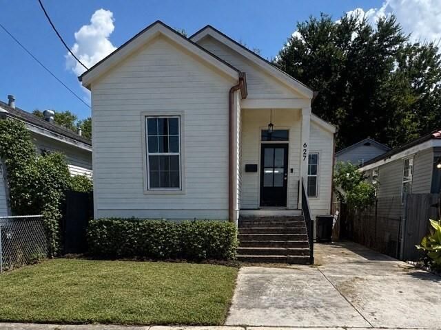 Property Photo: 627 Gordon Street LA 70117