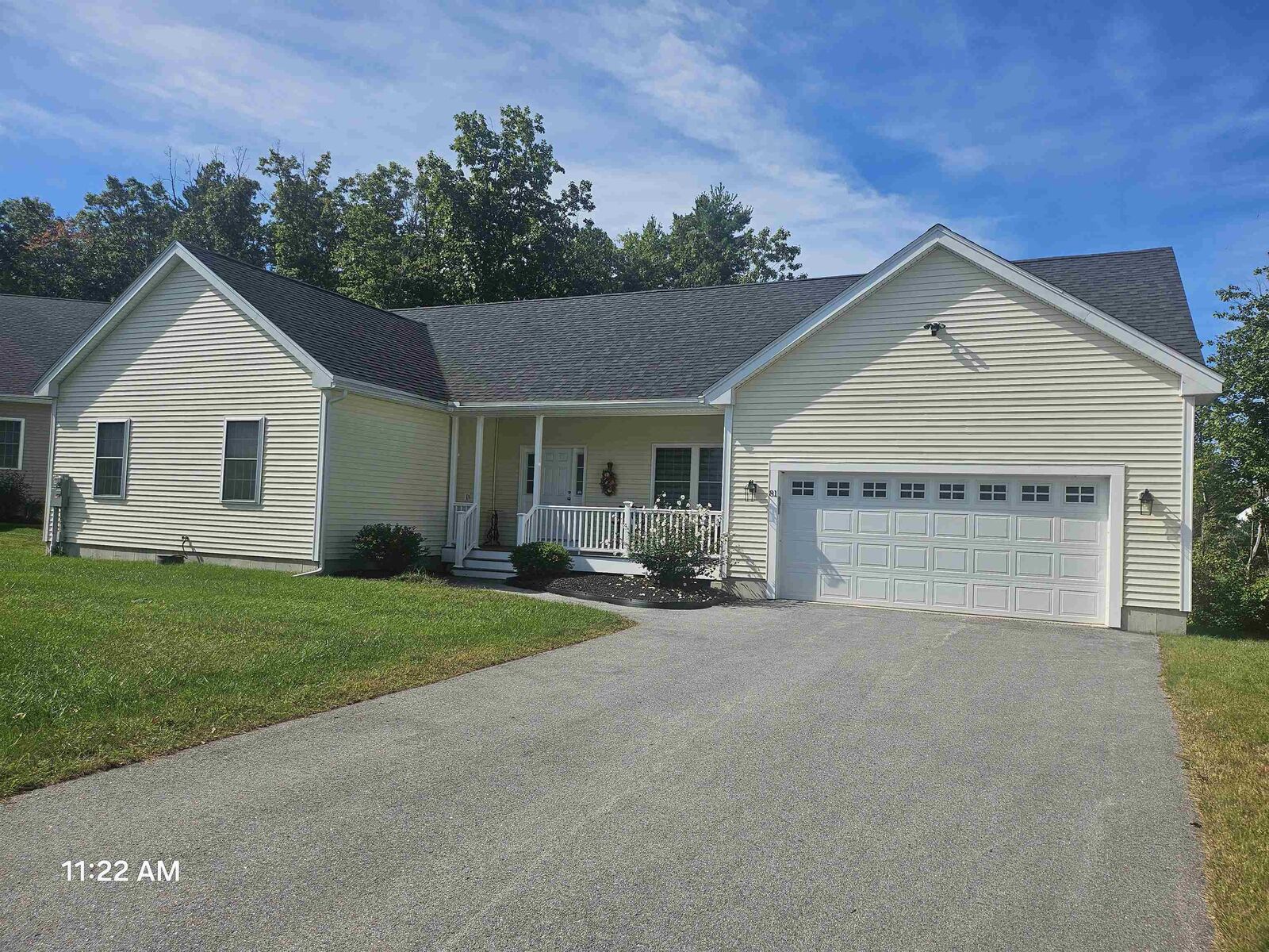 Property Photo: 81 Bentley Way NH 03102