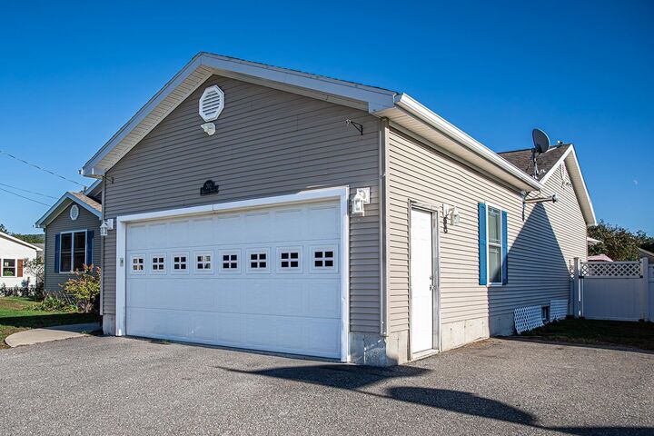Property Photo:  202 Railroad Street  VT 05468 