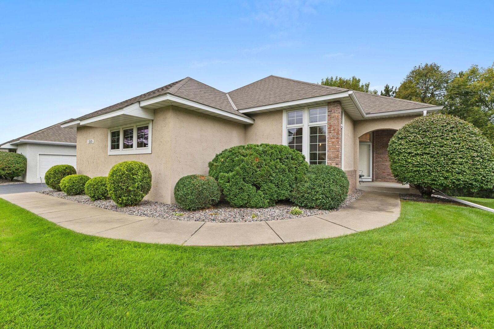Property Photo:  12525 42nd Avenue N  MN 55441 