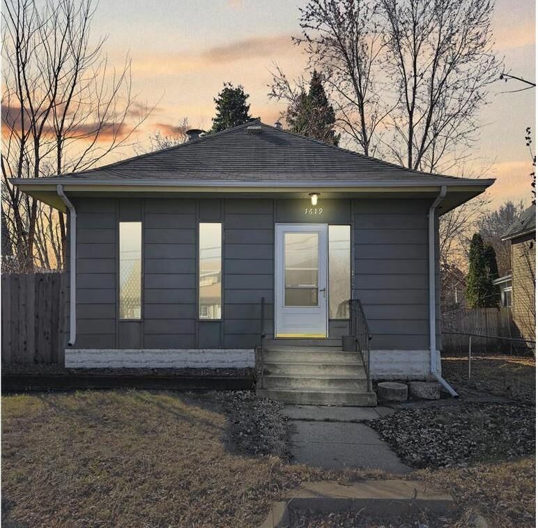 Property Photo:  1619 26th Avenue N  MN 55411 