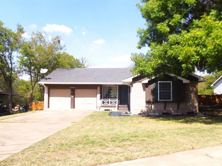 Property Photo: 11049 Paddock Circle TX 75238
