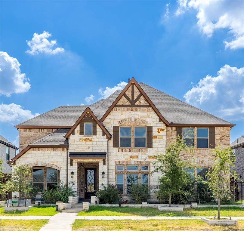 Property Photo: 11811 Great Trail TX 75035