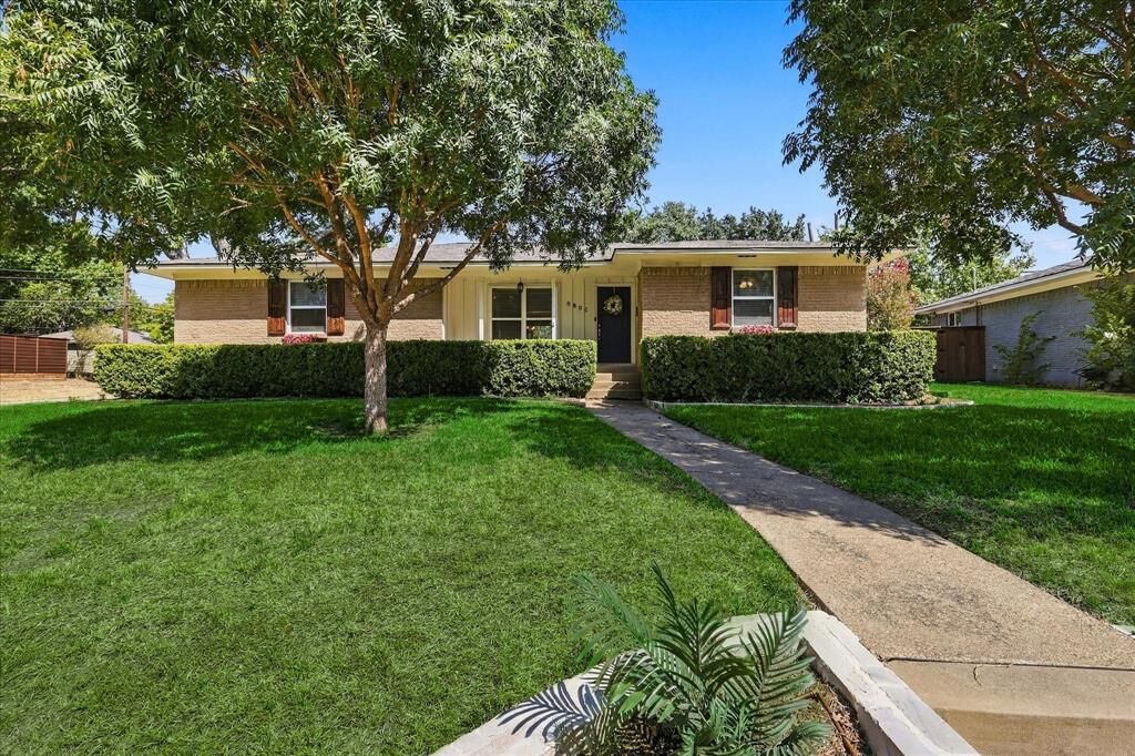 Property Photo: 8805 Westfield Drive TX 75243
