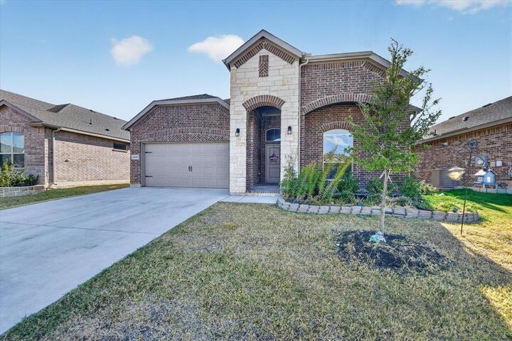 Property Photo:  2325 Sun Star Drive  TX 76052 