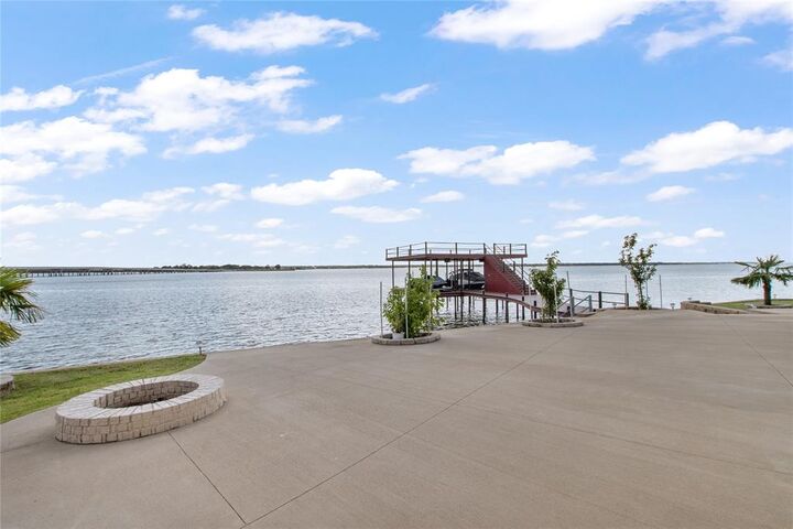 Property Photo: 241 Loon Bay Drive TX 75156