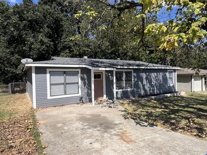 Property Photo: 725 E Main Street TX 75021