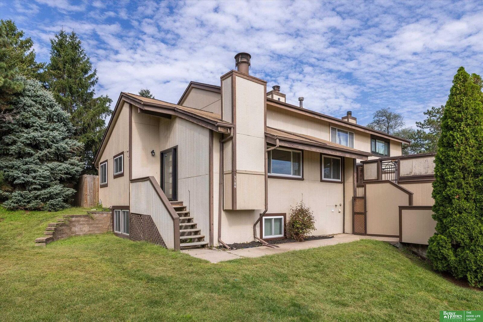 Property Photo:  7186 N 78 Court  NE 68122 