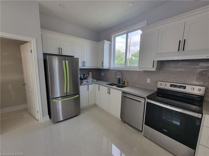 Property Photo:  103 Peel Street 2  ON N3S 5M3 