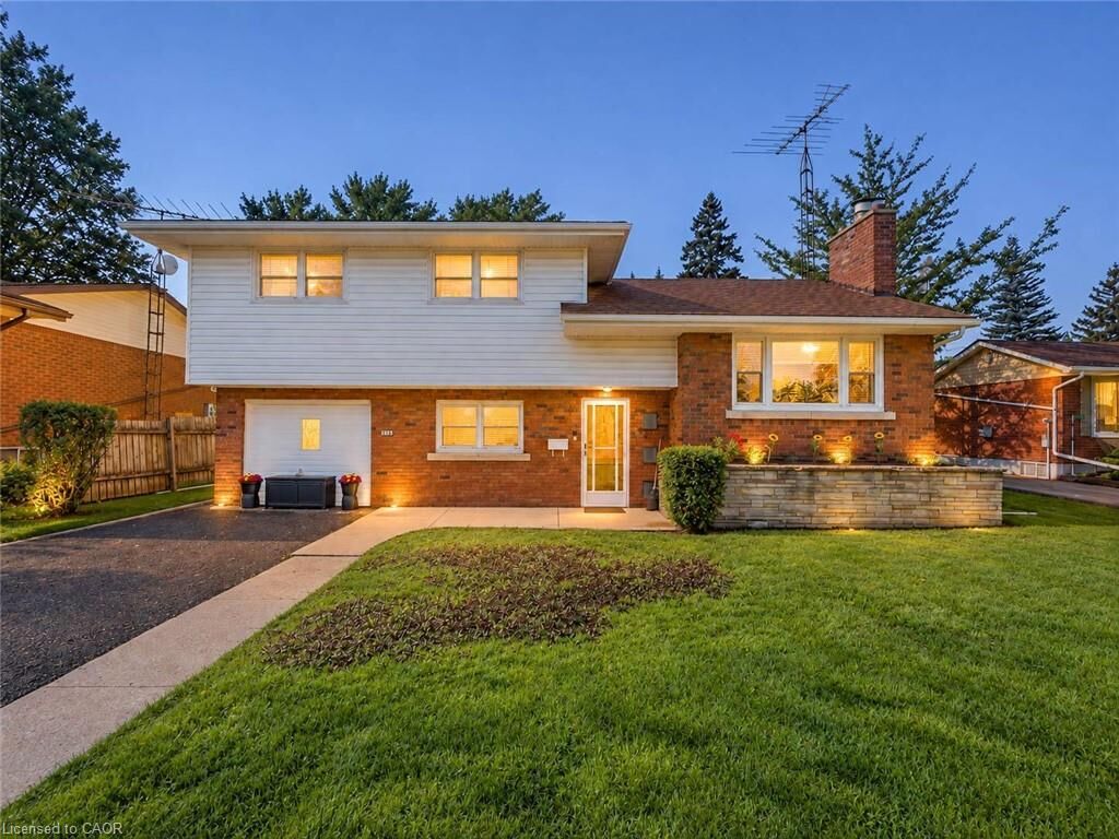Property Photo: 216 Fairview Avenue ON N1A 1M3