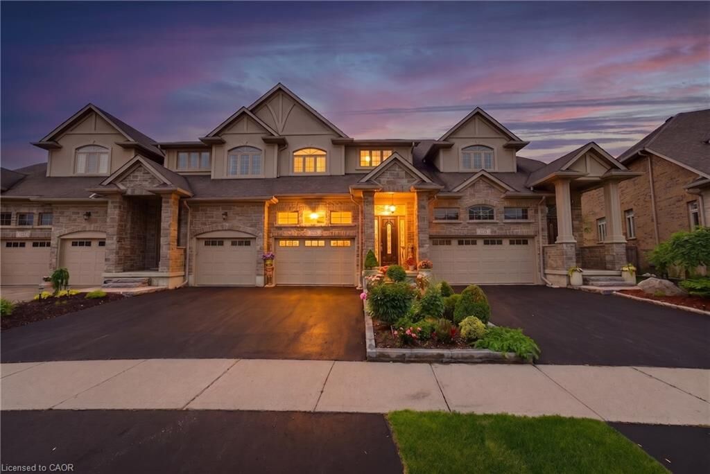 Property Photo:  123 Oak Park Drive  ON N2K 0B3 