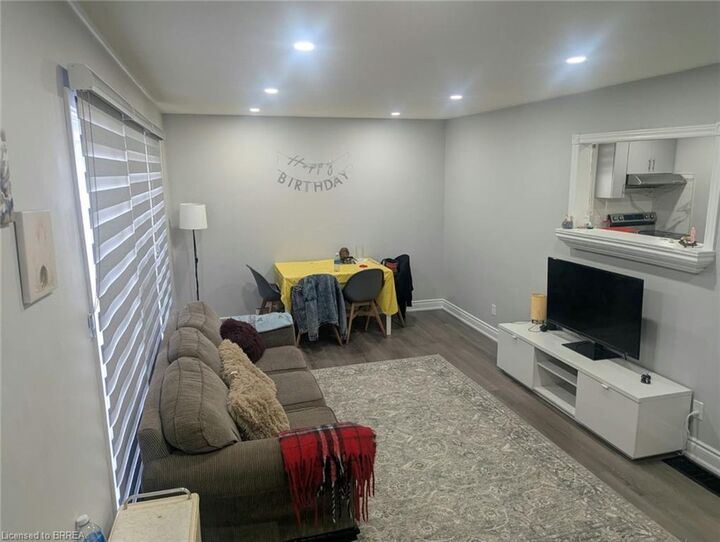 Property Photo:  389 Darling Street 3  ON N3S 7G4 