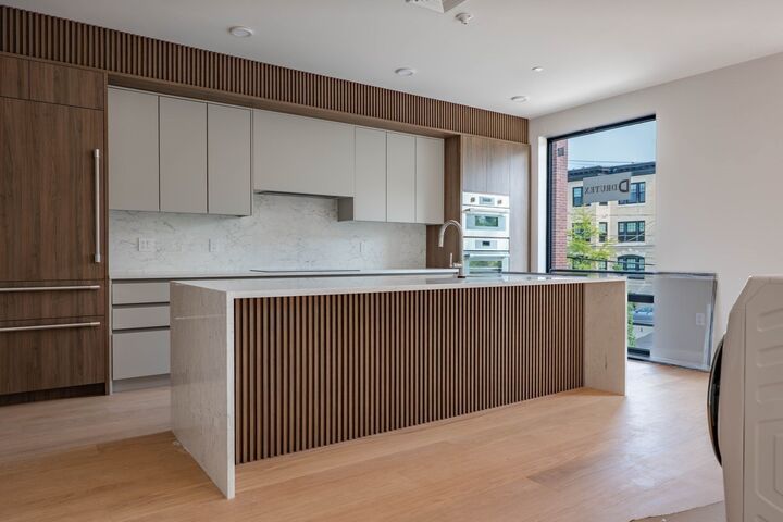 Property Photo:  80 Vernon Street 2A  MA 02446 