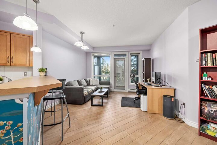 Property Photo:  3111 34 Avenue NW 203  AB T2L 0Y2 