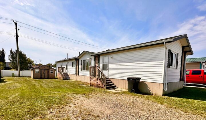 Property Photo:  349 Railway Avenue 318  AB T0J 0Z0 