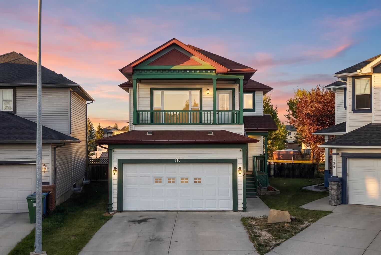 Property Photo:  118 Marthas Haven Green NE  AB T3J 3X5 