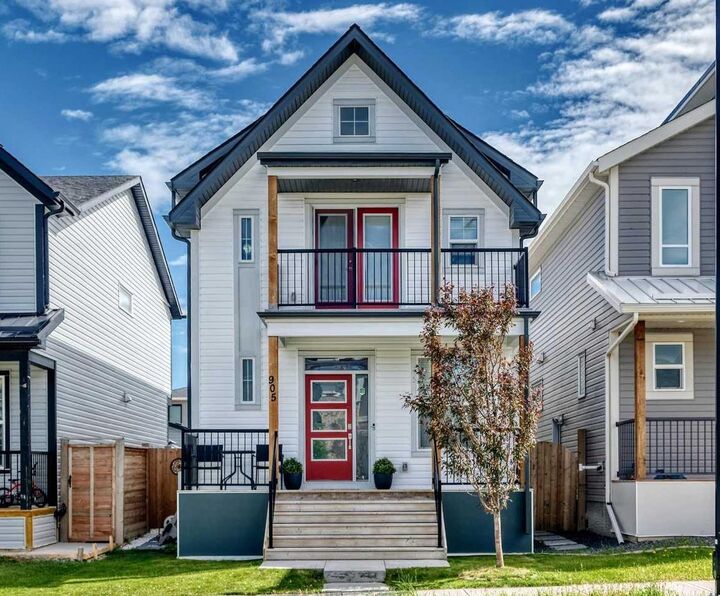 Property Photo:  905 Livingston Way NE  AB T3P 1L2 