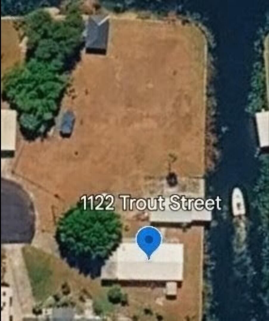 Property Photo:  1122 Trout Street  FL 34974 