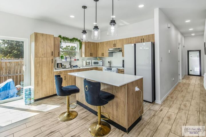 Property Photo: 522 W Davis St TX 78550