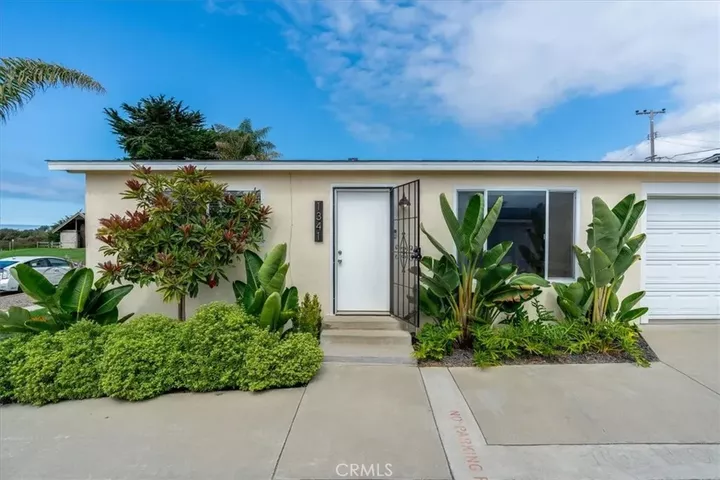 Property Photo:  1341 Dewey  CA 93445 