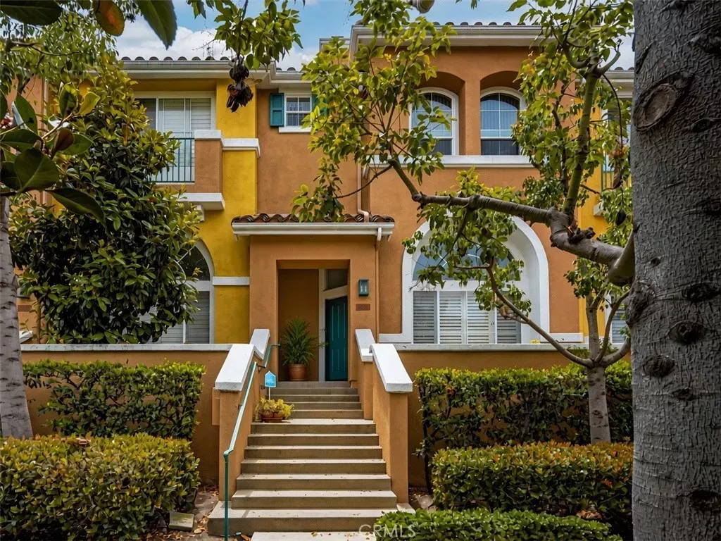 Property Photo: 1506 Reggio Aisle CA 92606