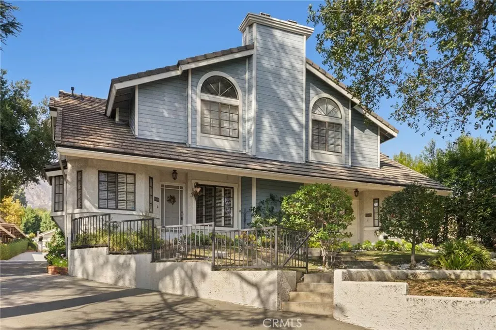 Property Photo:  689 W Sierra Madre  CA 91024 