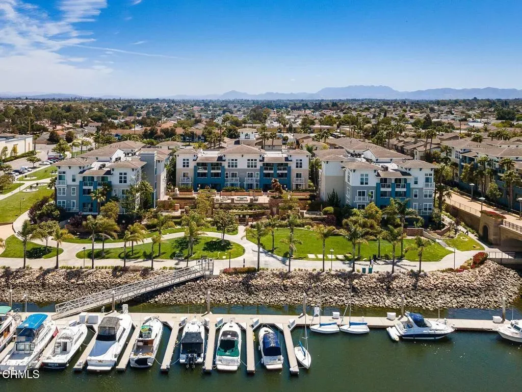 Property Photo:  1423 Windshore Way  CA 93035 