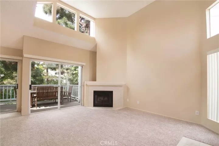 Property Photo:  750 Wesleyan Bay 6  CA 92626 
