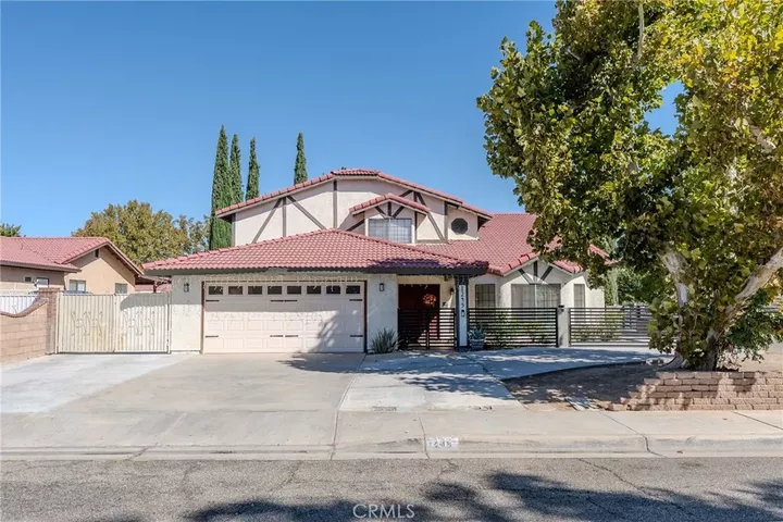 Property Photo:  1245 Magnolia Drive  CA 93535 
