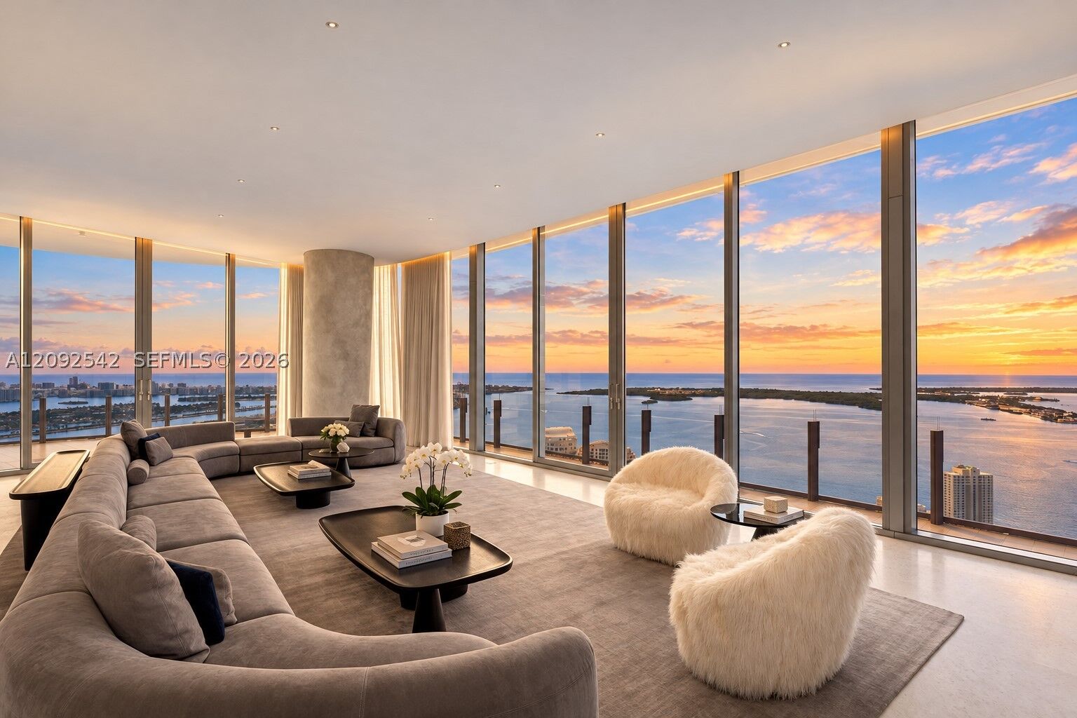 Property Photo: 300 Biscayne Boulevard Way Ph5801c FL 33131