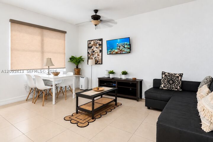 Property Photo: 500 14th St 101 FL 33139
