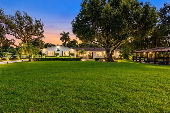 Property Photo:  4100 SW 102nd Ave  FL 33328 