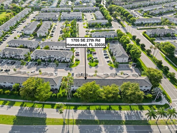 Property Photo: 1705 SE 27th Rd FL 33035