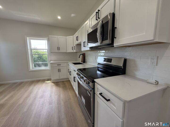 Property Photo: 5 Winter Street CT 06120