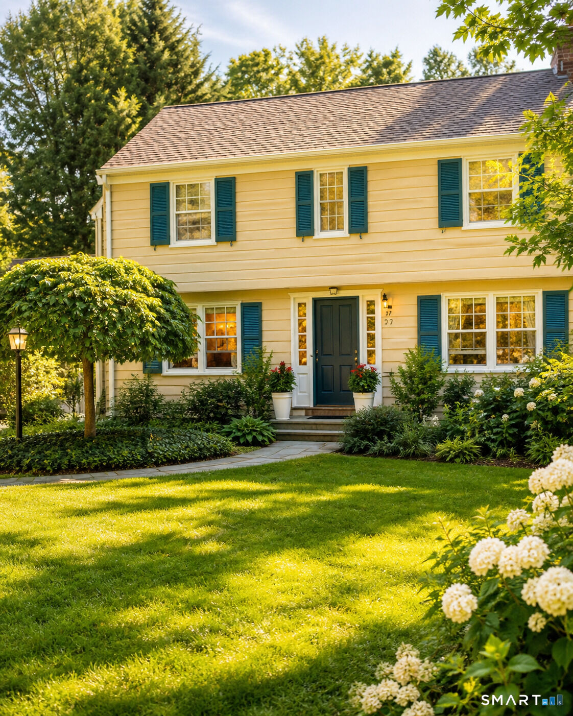 Property Photo:  7 Braintree Drive  CT 06117 