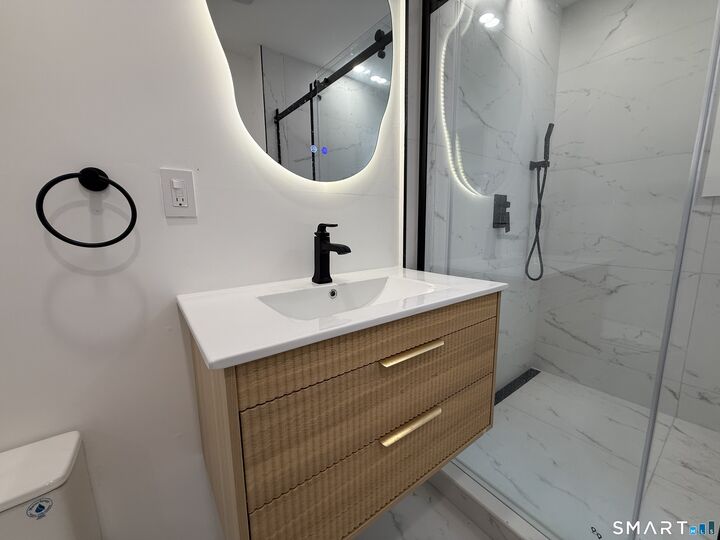 Property Photo: 21-23 Elliott Street 2 CT 06114