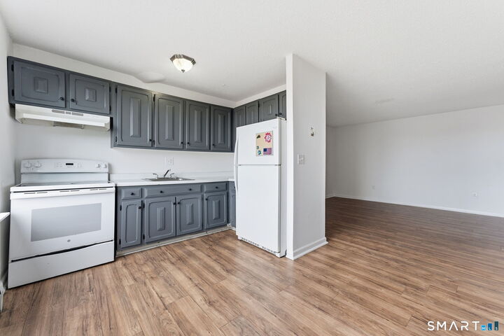 Property Photo:  755 Wethersfield Avenue C9  CT 06114 