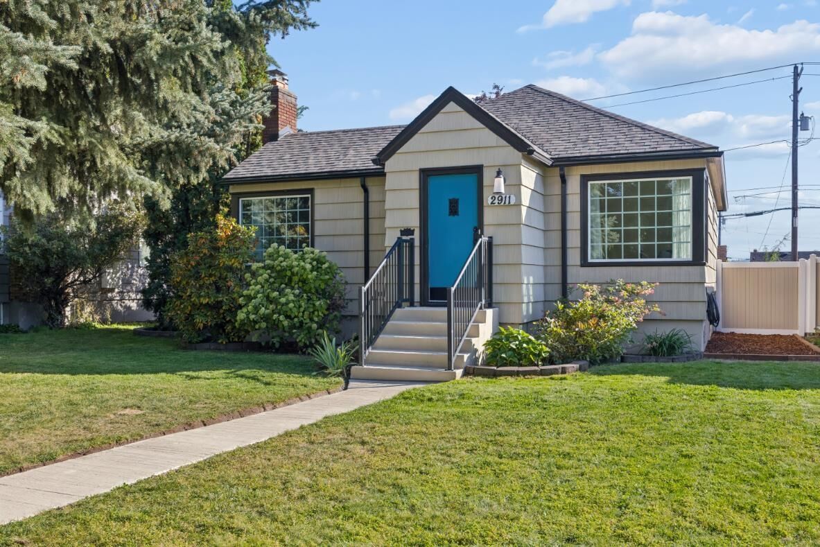 Property Photo: 2911 W Cleveland Ave WA 99205