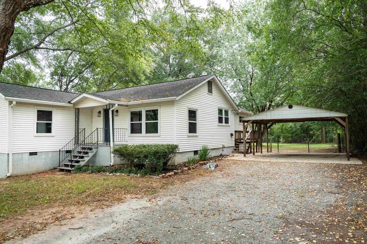 Property Photo: 180 Brock Street SC 29349