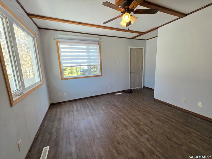 Property Photo: 1428 Winnie Street SK S9H 1R3