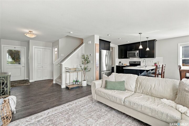 Property Photo: 554 Kolynchuk Crescent SK S7T 0V9