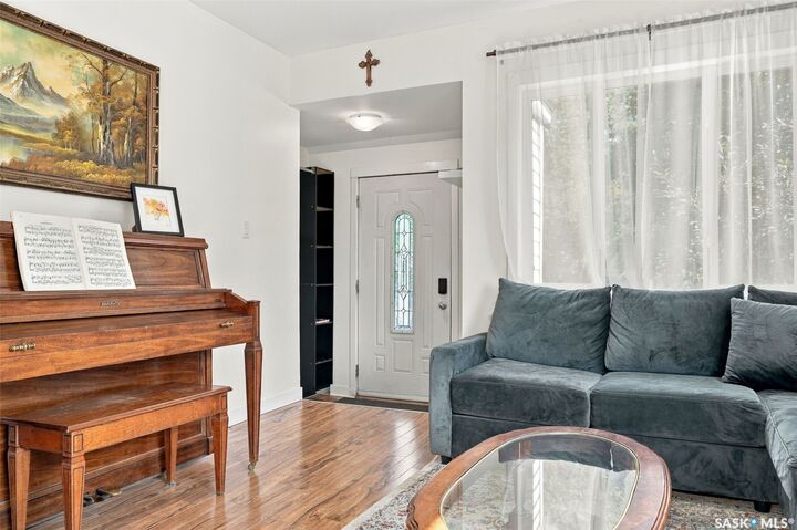 Property Photo: 333 J Avenue S SK S7M 2A4