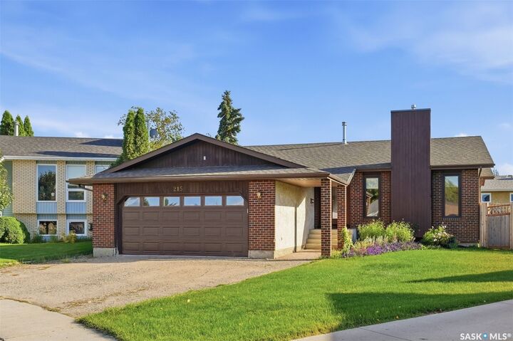 Property Photo: 215 Caldwell Court SK S7M 5S7